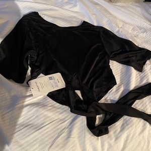 Fabletics black crop top tee